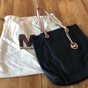 Black leather Michael Kors shoulder bag